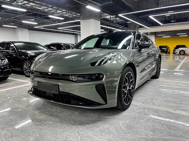 ZEEKR 001