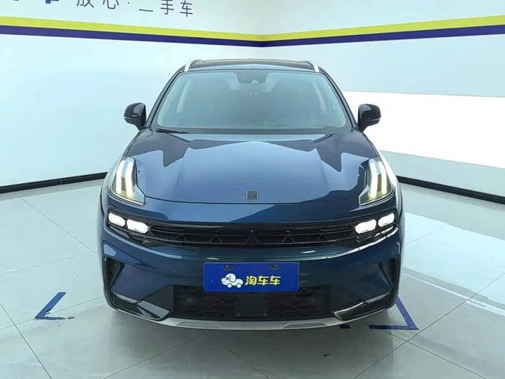 Lynk & Co 06
