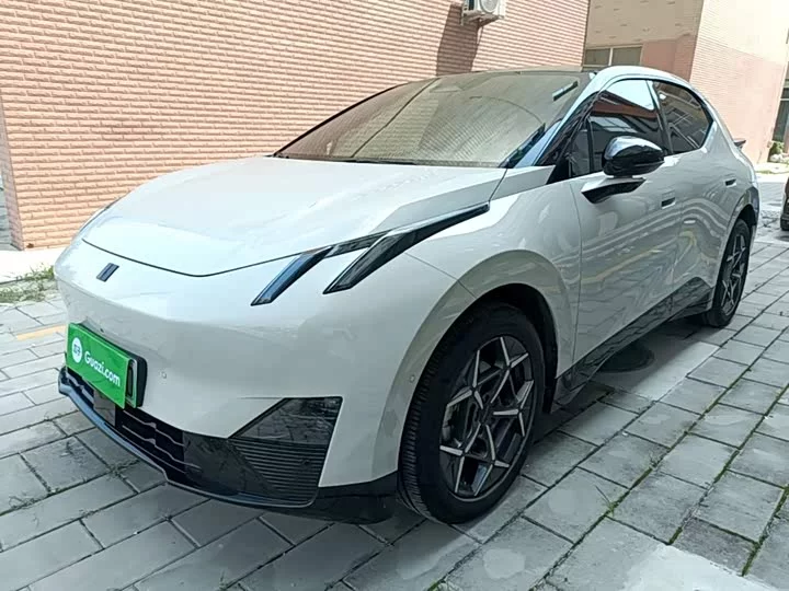 Lynk & Co Z20
