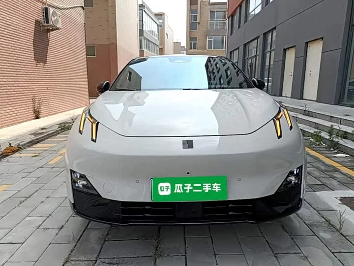 Lynk & Co Z20