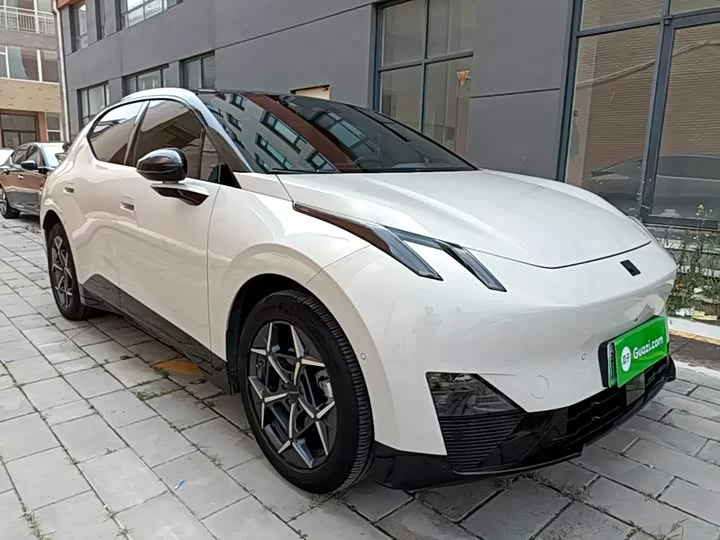 Lynk & Co Z20
