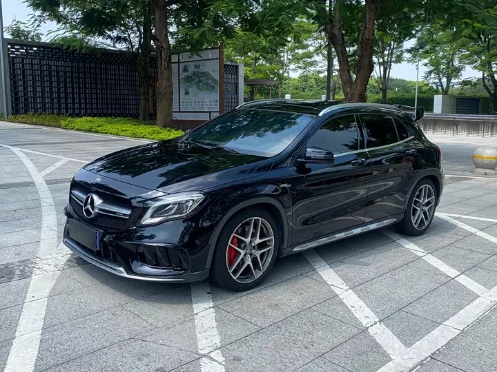 Mercedes-Benz GLA AMG