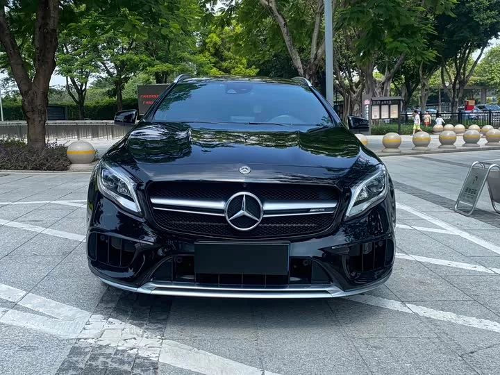 Mercedes-Benz GLA AMG