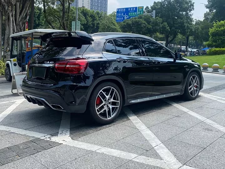 Mercedes-Benz GLA AMG