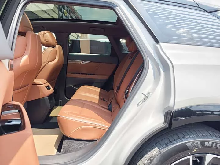 Cadillac IQ Aoge