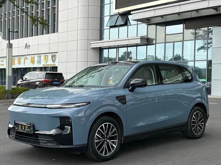 Leapmotor B10