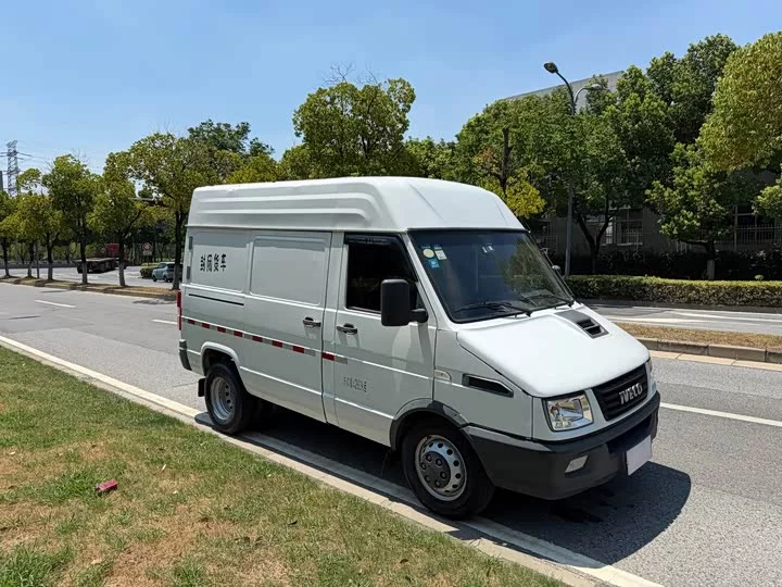 Iveco proud