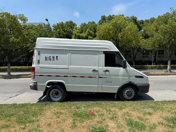 Iveco proud