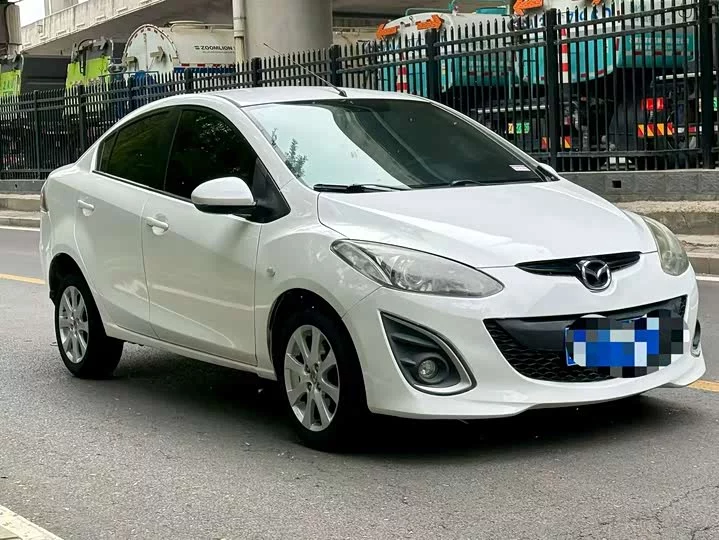 Mazda 2