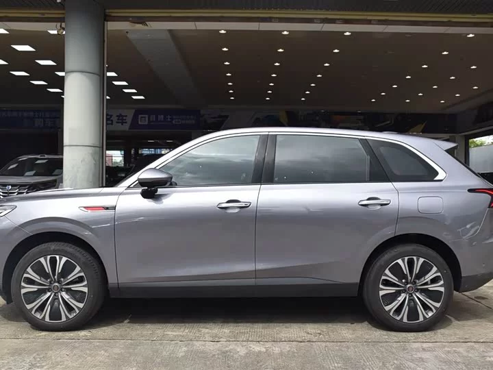 Hongqi HS6 PHEV