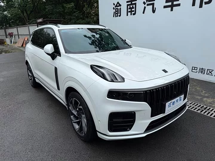 Lynk & Co 09 EM-P