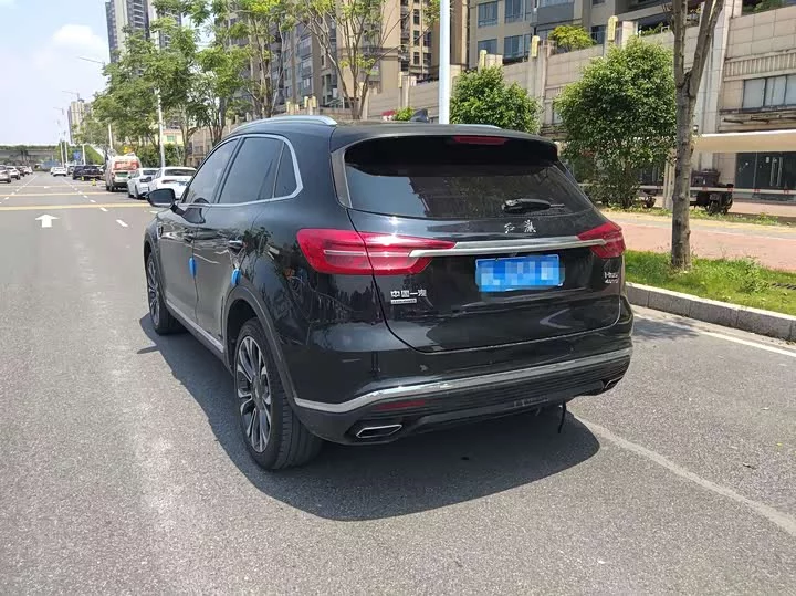 Hongqi HS5