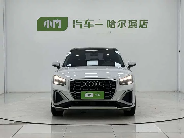 Audi Q2L