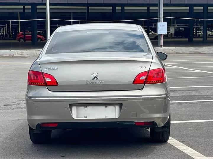 Peugeot 408