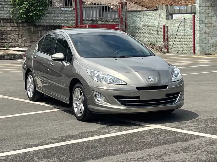 Peugeot 408