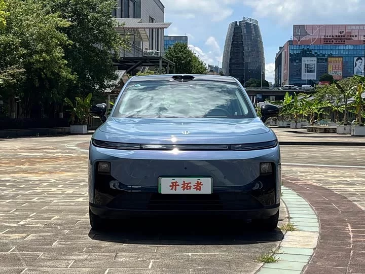 Leapmotor B10