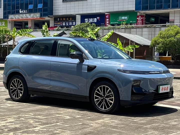 Leapmotor B10