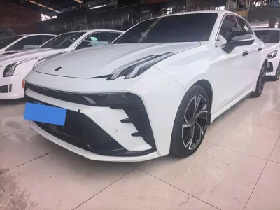 Lynk & Co 03