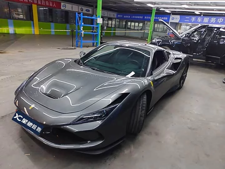 ferrari F8