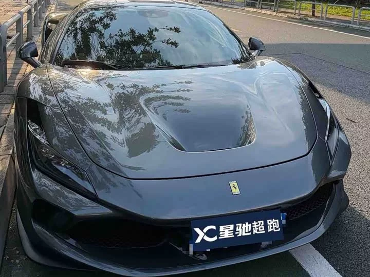 ferrari F8
