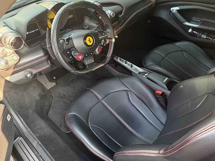 ferrari F8
