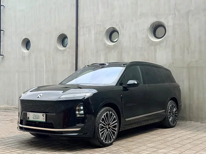 NIO ES8
