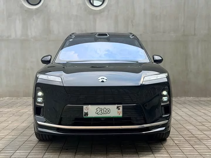 NIO ES8