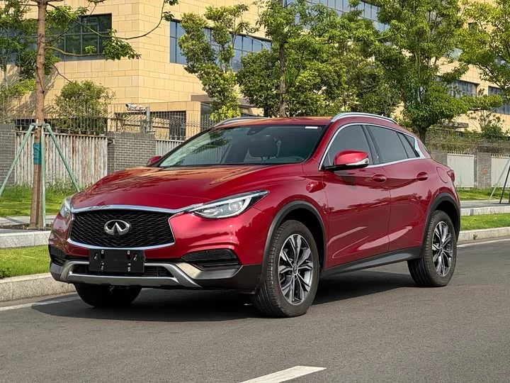 Infiniti QX30