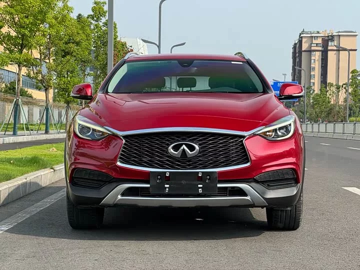 Infiniti QX30