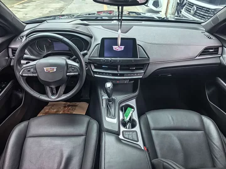 Cadillac CT4