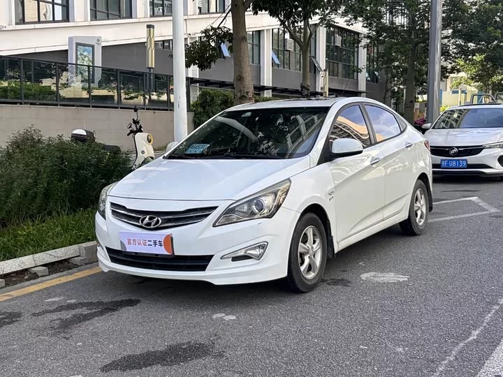 Hyundai Rena