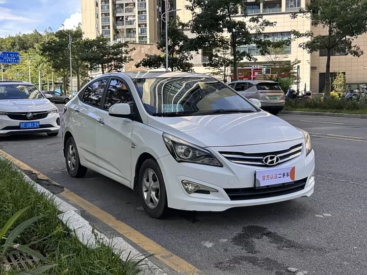Hyundai Rena