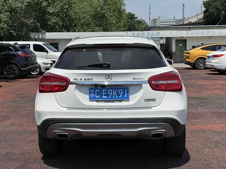 Mercedes-Benz GLA