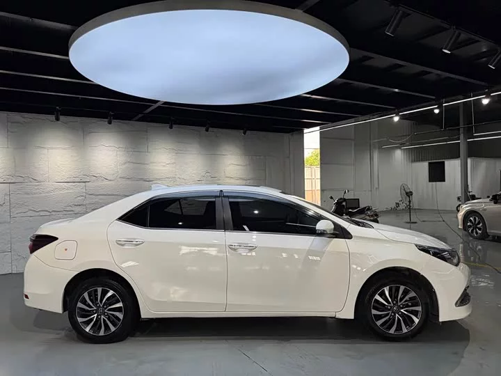 Toyota Corolla Dual Engine E+