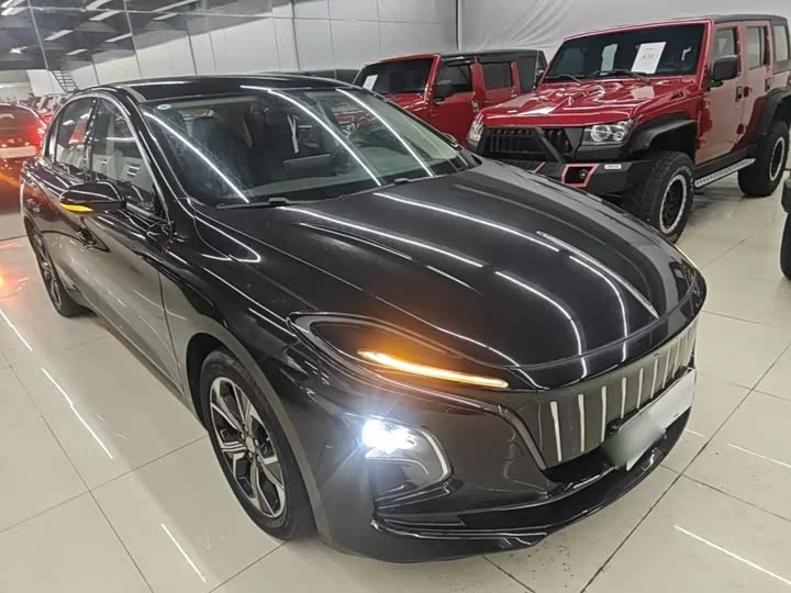 Hongqi E-QM5