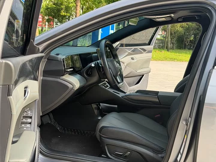 BYD Qin L