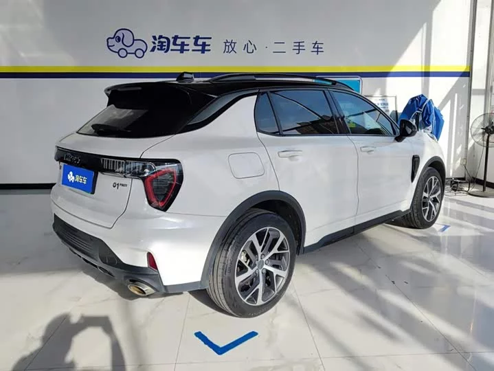 Lynk & Co 01 EM-P