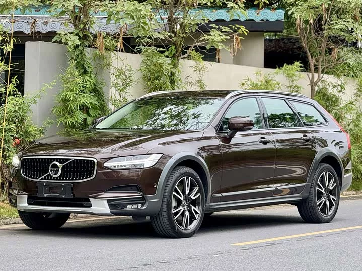 Volvo V90