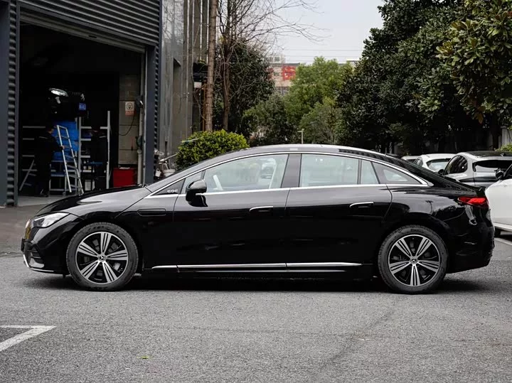 Mercedes-Benz EQE