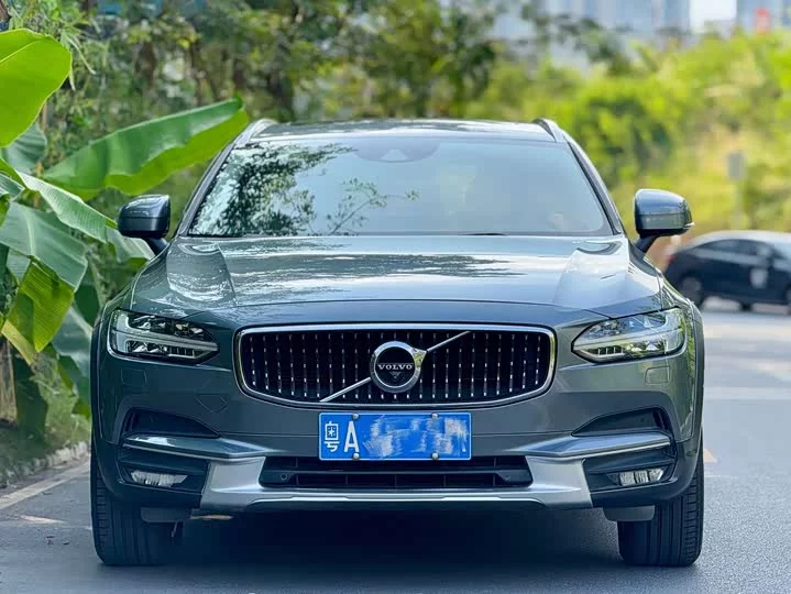 Volvo V90