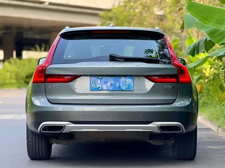 Volvo V90