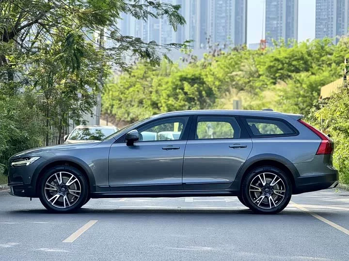 Volvo V90