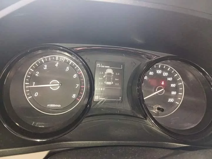Wuling Hongguang PLUS