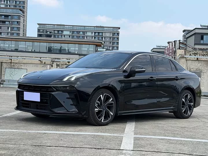 Lynk & Co 03