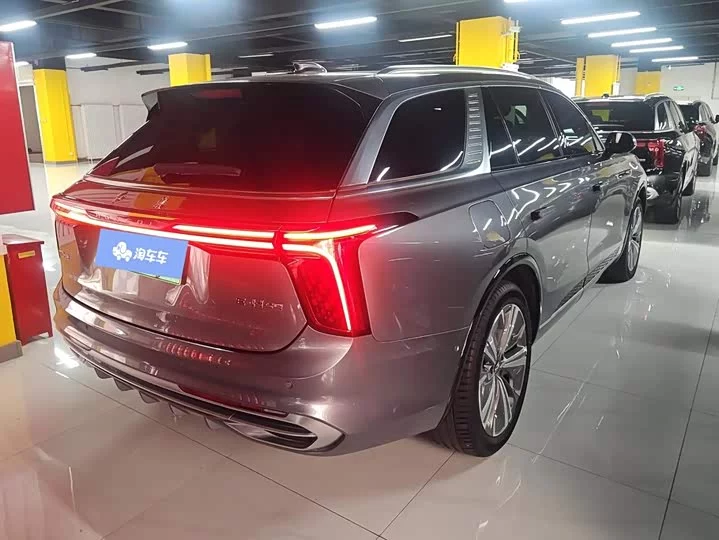 Hongqi E-HS9