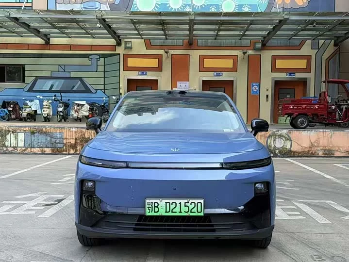 Leapmotor B10