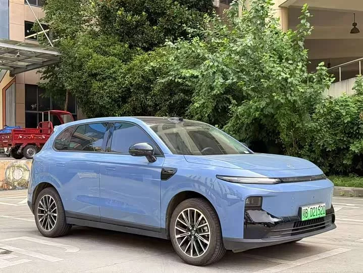 Leapmotor B10