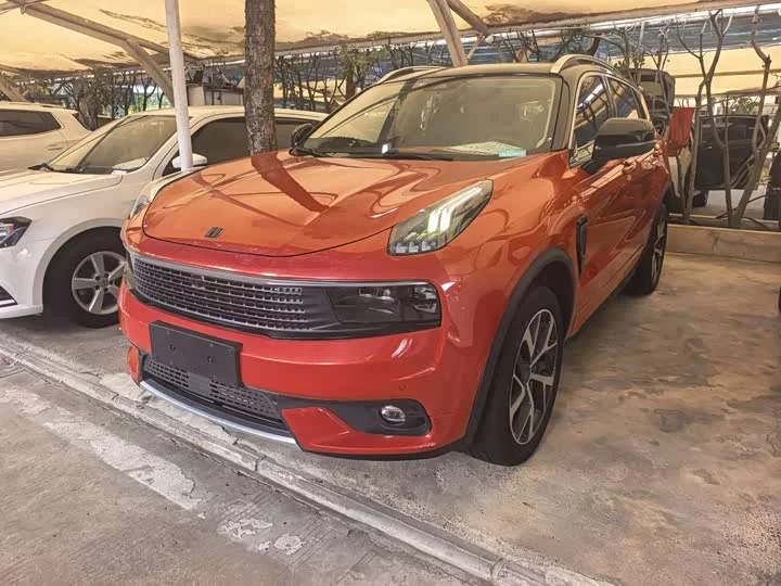 Lynk & Co 01