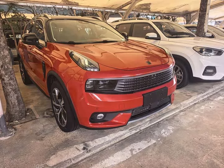 Lynk & Co 01