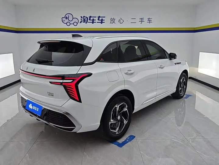 Hongqi HS3